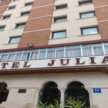 Hotel Julia アランダ・デ・ドゥエロ エクステリア 写真